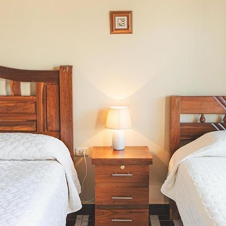 Hostal Dinosaurio Тороторо Экстерьер фото